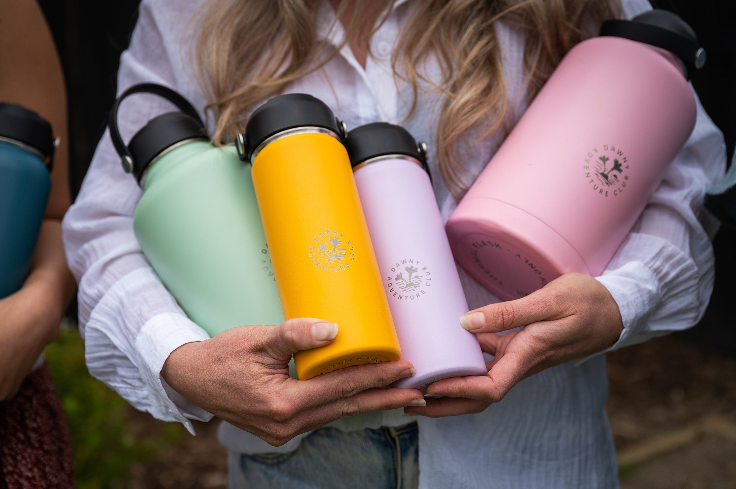 Dawny Adventure Club Insulated Drink Bottles - Daisy - 1.9L